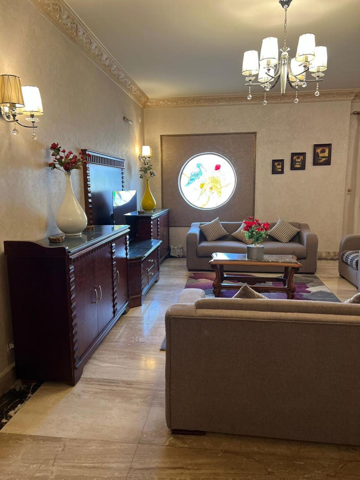 Villa Cheerful Standalone With Pool And Waterfall Caïro