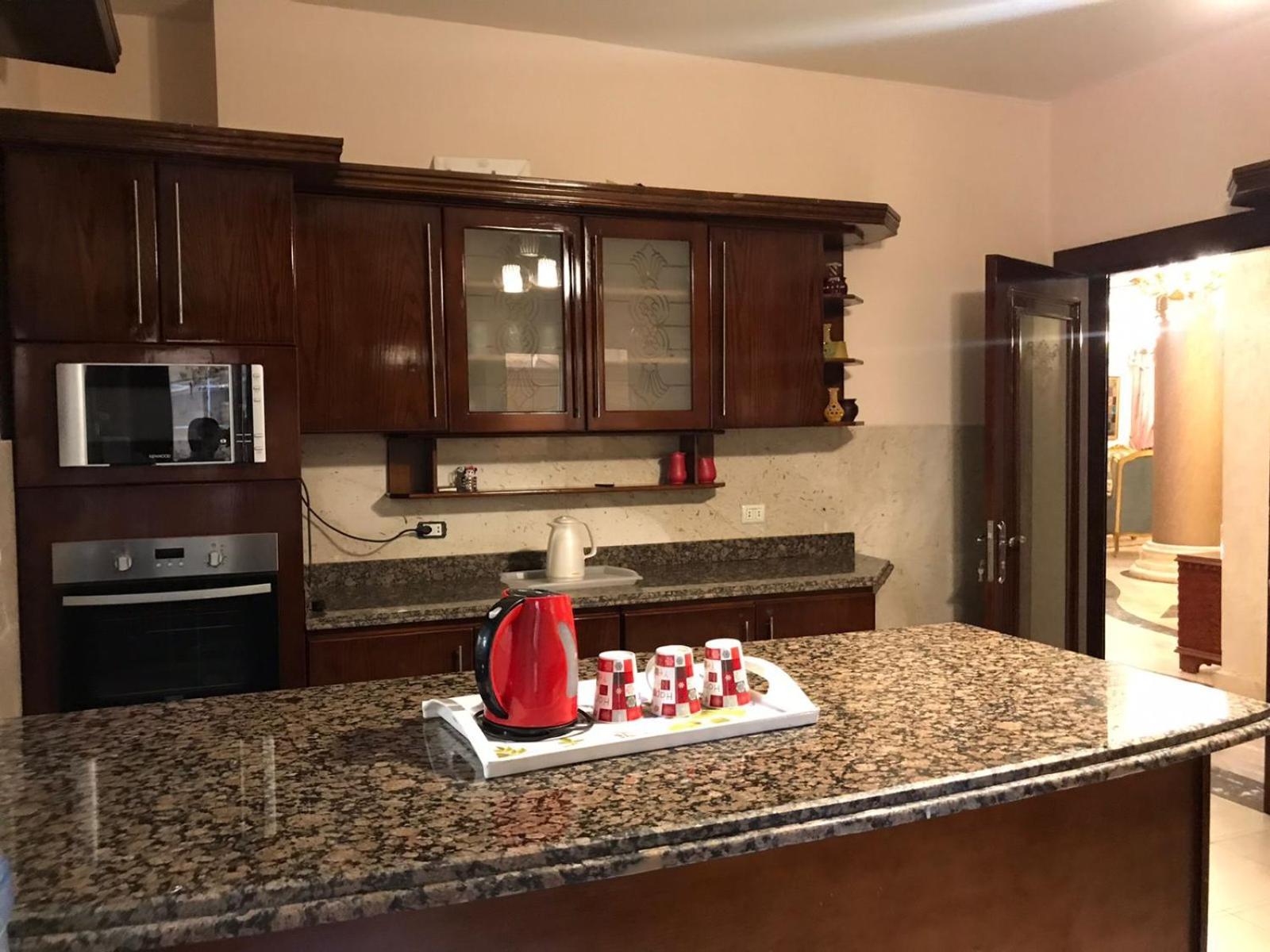 Cheerful Standalone With Pool And Waterfall القاهرة