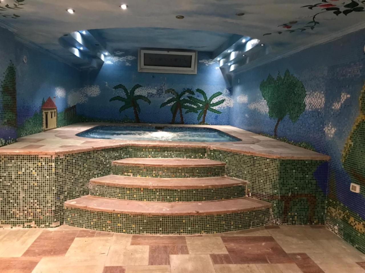 Cheerful Standalone With Pool And Waterfall فيلة *